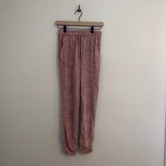 NWT Thread & Supply Mauve Leopard Jogger Pant SIZE XS - Picture 2 of 7